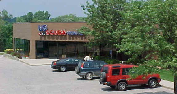 storefront.JPG (75663 bytes)
